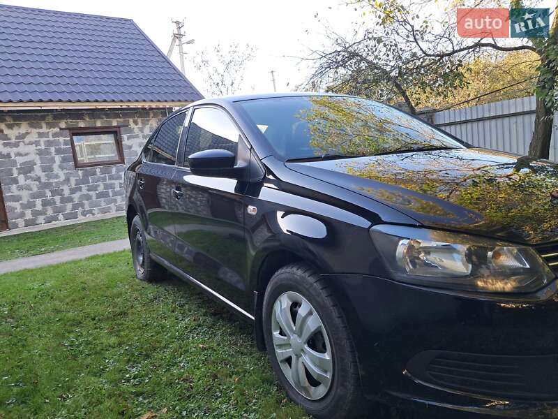 Седан Volkswagen Polo 2013 в Івано-Франківську