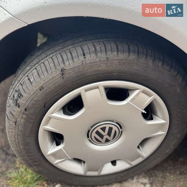 Хэтчбек Volkswagen Polo 2001 в Народичах