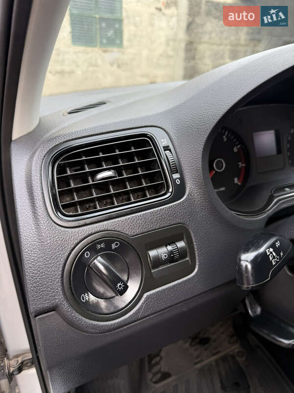 Седан Volkswagen Polo 2011 в Харькове