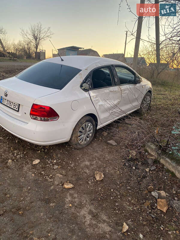 Седан Volkswagen Polo 2012 в Гребенках