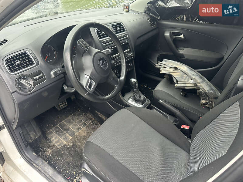 Седан Volkswagen Polo 2012 в Гребенках