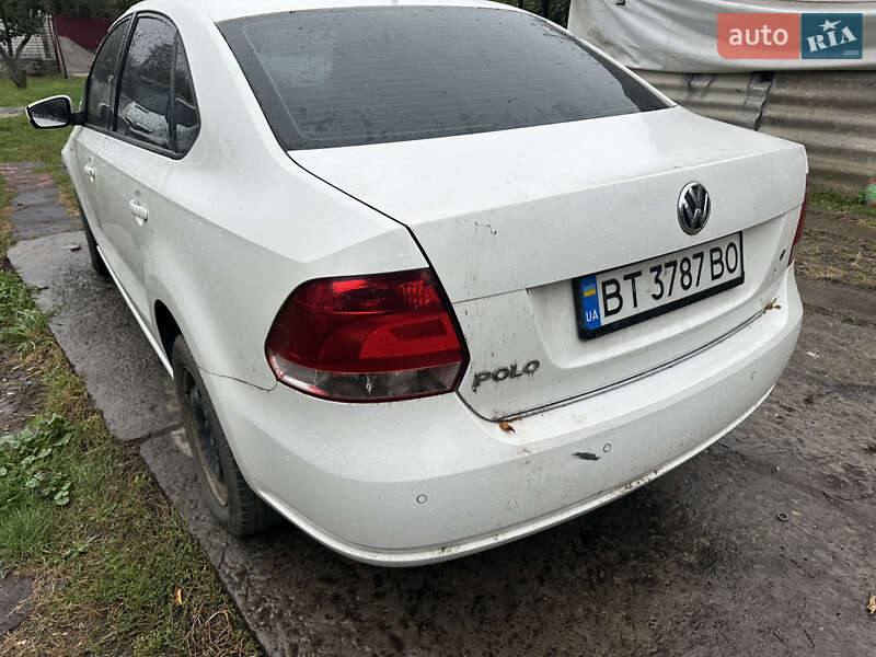 Седан Volkswagen Polo 2012 в Гребенках