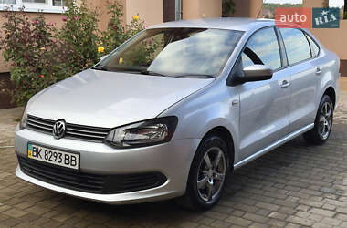 Седан Volkswagen Polo 2011 в Ровно