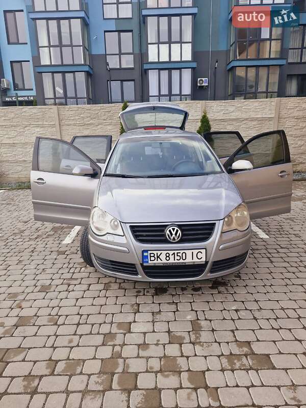 Хетчбек Volkswagen Polo 2008 в Рівному