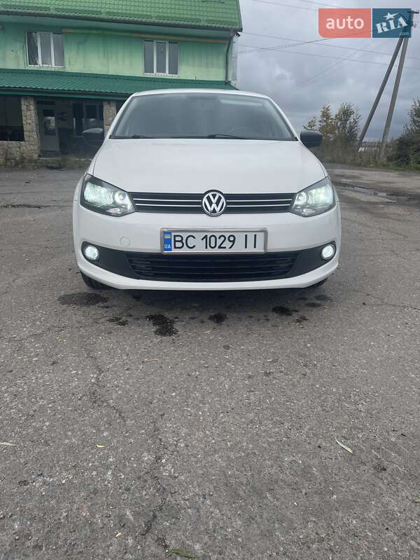 Седан Volkswagen Polo 2012 в Буську