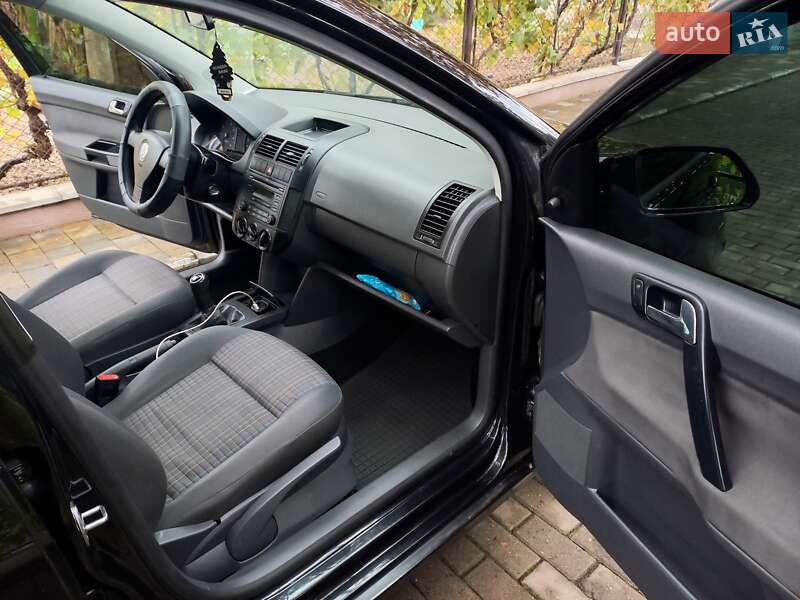 Хетчбек Volkswagen Polo 2007 в Мукачевому