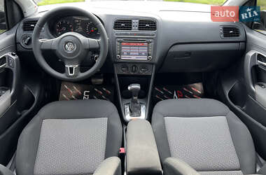 Хэтчбек Volkswagen Polo 2010 в 