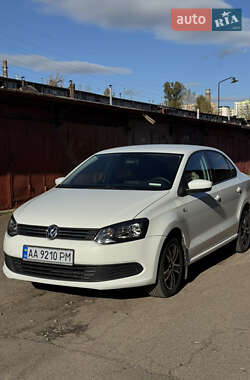 Седан Volkswagen Polo 2014 в Києві