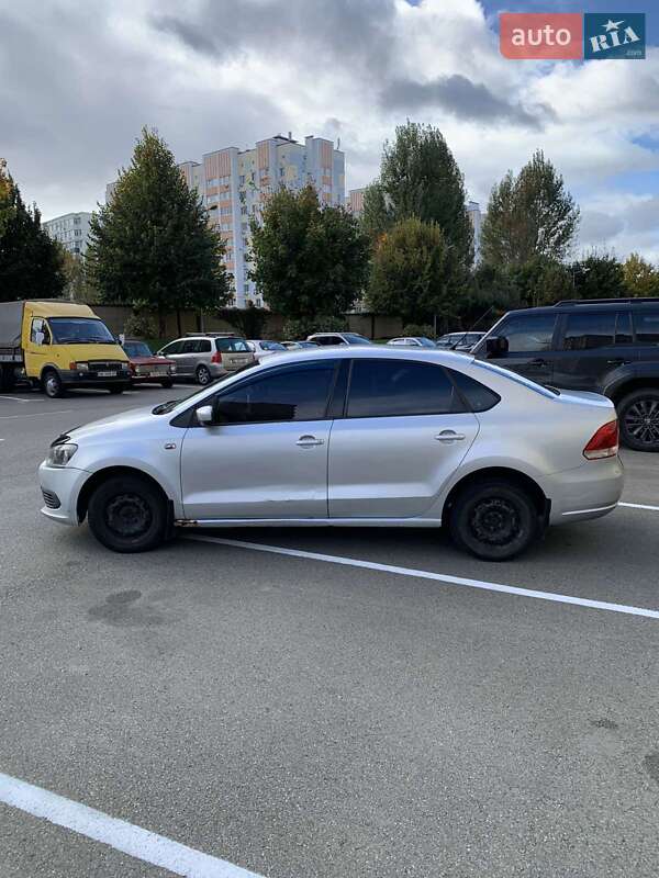 Седан Volkswagen Polo 2011 в Киеве