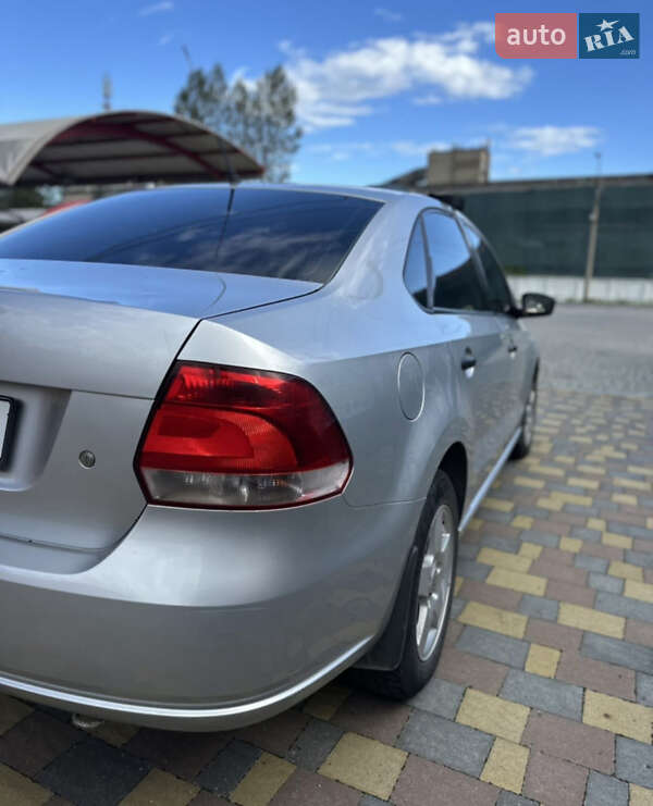 Седан Volkswagen Polo 2012 в Надвірній