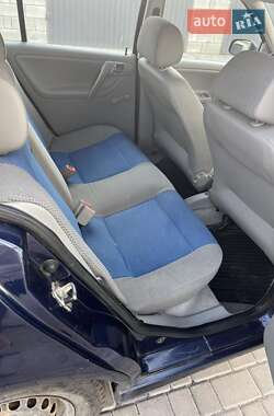 Хэтчбек Volkswagen Polo 2000 в 