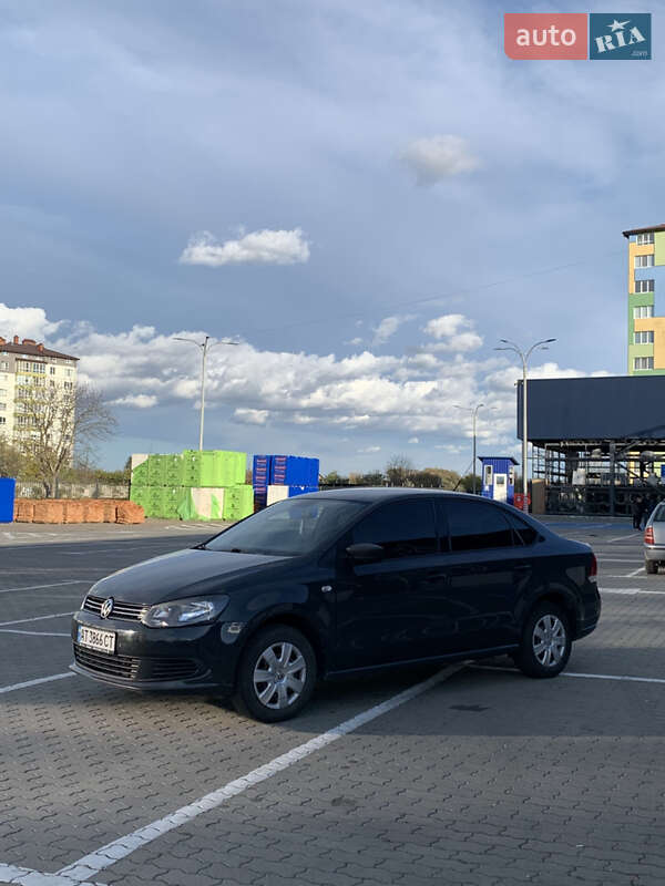 Седан Volkswagen Polo 2012 в Ивано-Франковске