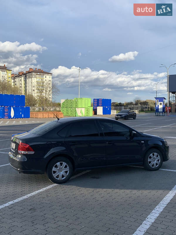 Седан Volkswagen Polo 2012 в Ивано-Франковске