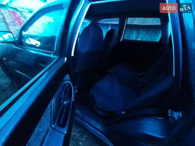 Седан Volkswagen Polo 1997 в Долині