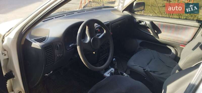 Хэтчбек Volkswagen Polo 1999 в Ровно фото 4 Хэтчбек Volkswagen Polo 1999 в Ровно