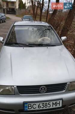 Седан Volkswagen Polo 2000 в Новому Розділі