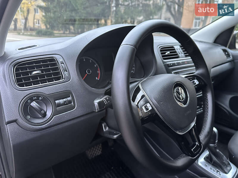 Седан Volkswagen Polo 2017 в Желтых Водах