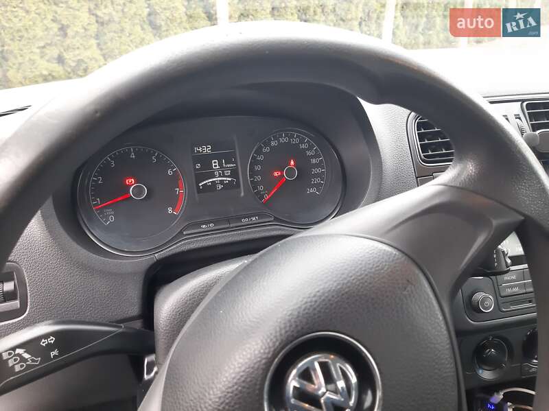 Седан Volkswagen Polo 2019 в Львове