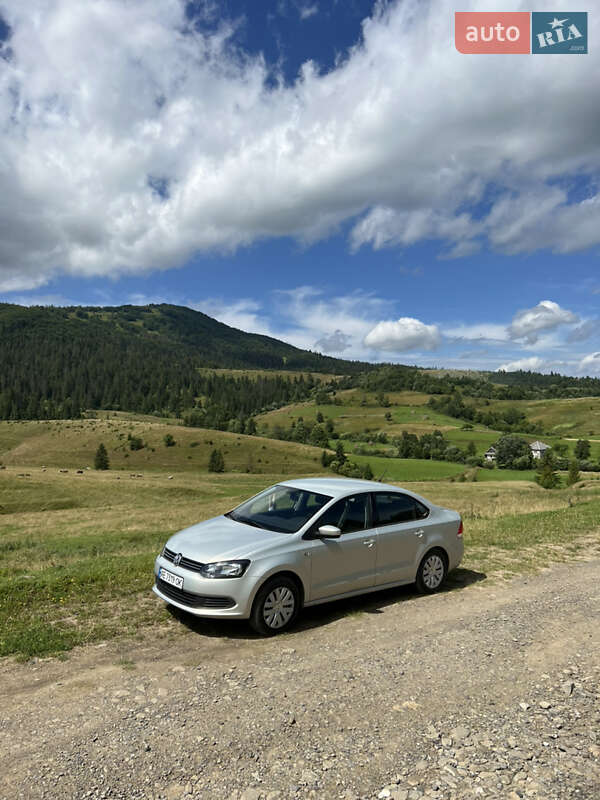 Седан Volkswagen Polo 2013 в Днепре