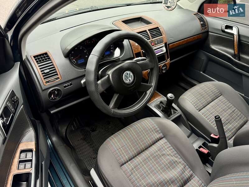 Хэтчбек Volkswagen Polo 2003 в Киеве