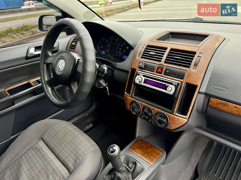 Хэтчбек Volkswagen Polo 2003 в Киеве