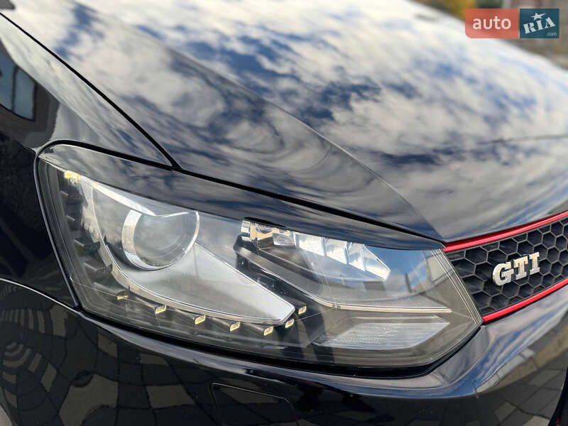 Хетчбек Volkswagen Polo 2011 в Стрию