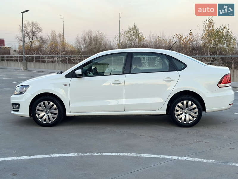 Седан Volkswagen Polo 2017 в Киеве
