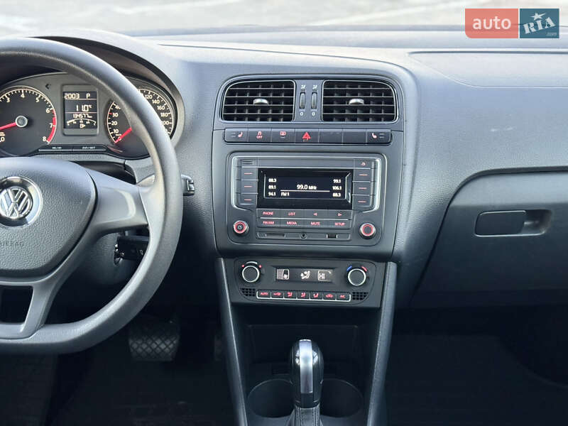 Седан Volkswagen Polo 2017 в Киеве