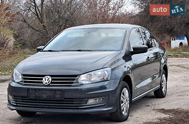 Седан Volkswagen Polo 2017 в Желтых Водах