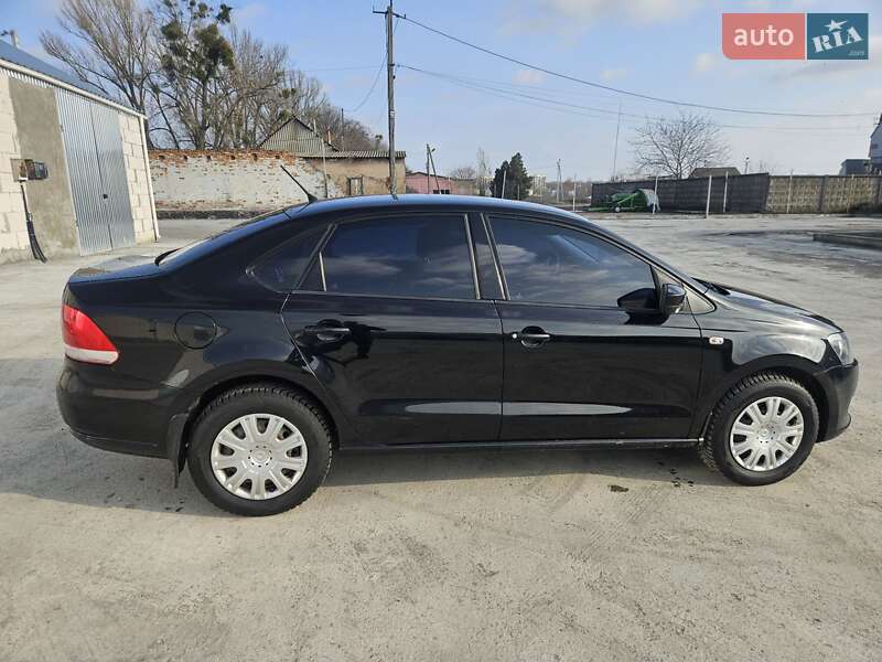 Седан Volkswagen Polo 2013 в Кагарлыке