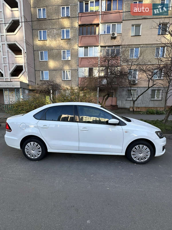 Седан Volkswagen Polo 2017 в Киеве
