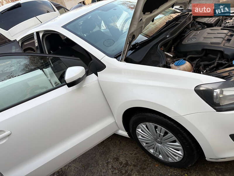 Хэтчбек Volkswagen Polo 2012 в Кривом Роге