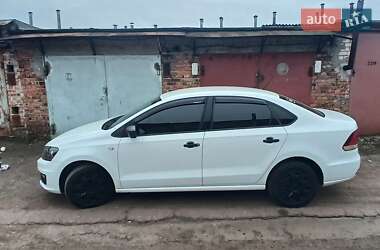 Седан Volkswagen Polo 2019 в Чернигове