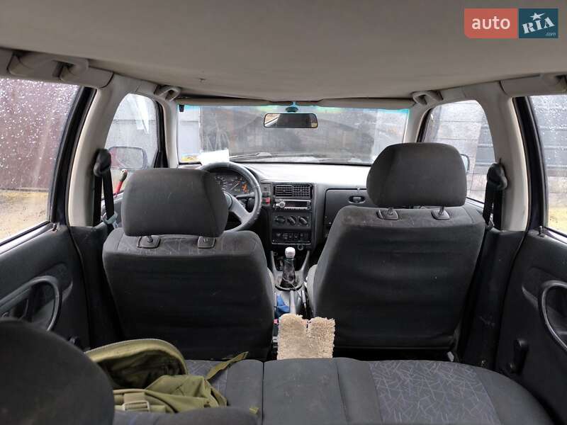 Седан Volkswagen Polo 1997 в Демидове