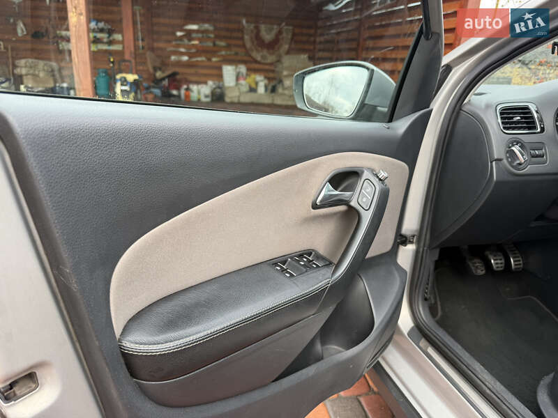 Хэтчбек Volkswagen Polo 2011 в Житомире