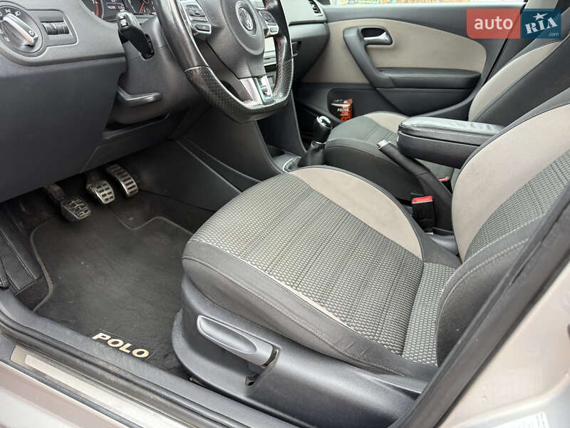 Хэтчбек Volkswagen Polo 2011 в Житомире