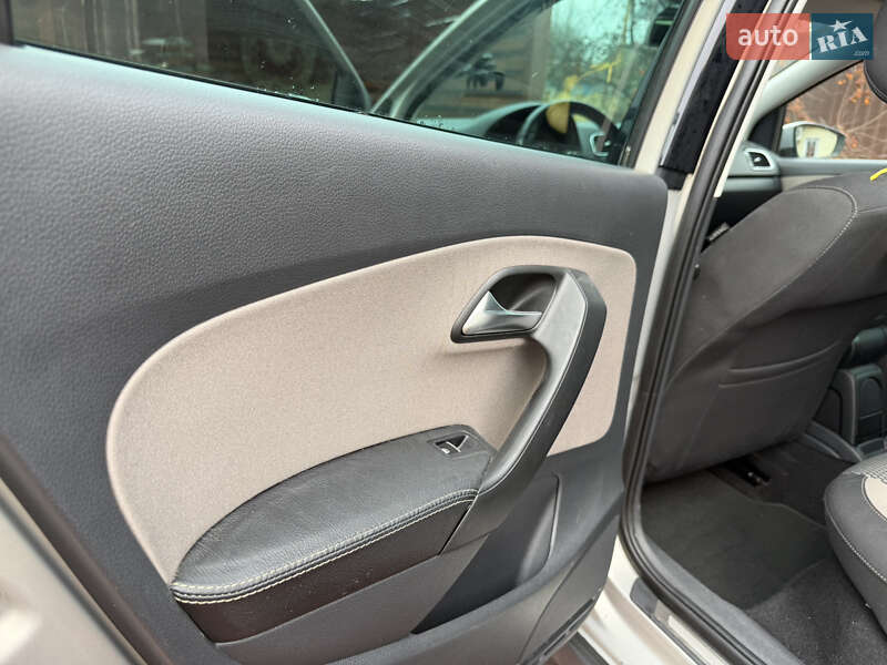 Хэтчбек Volkswagen Polo 2011 в Житомире