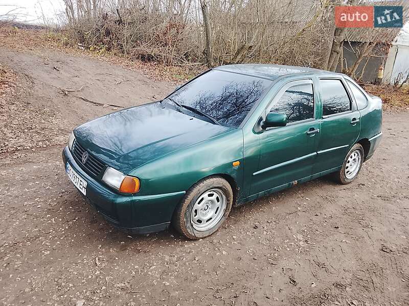 Седан Volkswagen Polo 1998 в Теофиполе