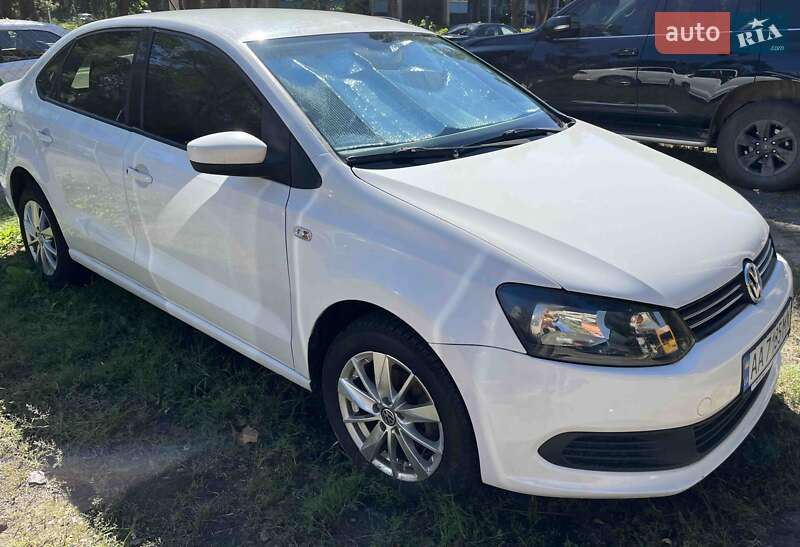 Седан Volkswagen Polo 2012 в Киеве
