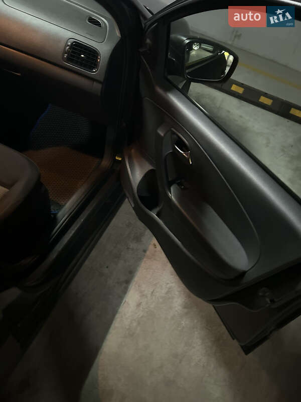 Седан Volkswagen Polo 2013 в Киеве