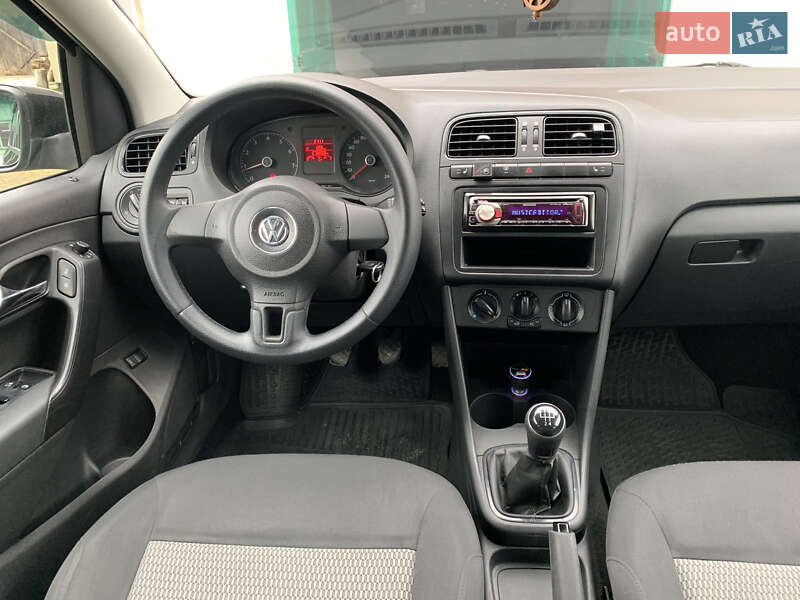 Седан Volkswagen Polo 2012 в Долине фото 11 Седан Volkswagen Polo 2012 в Долине