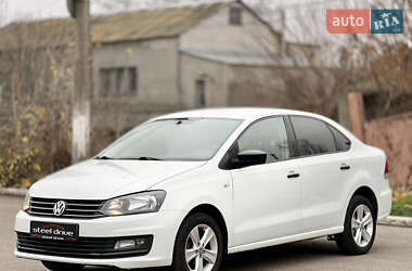 Седан Volkswagen Polo 2016 в Миколаєві