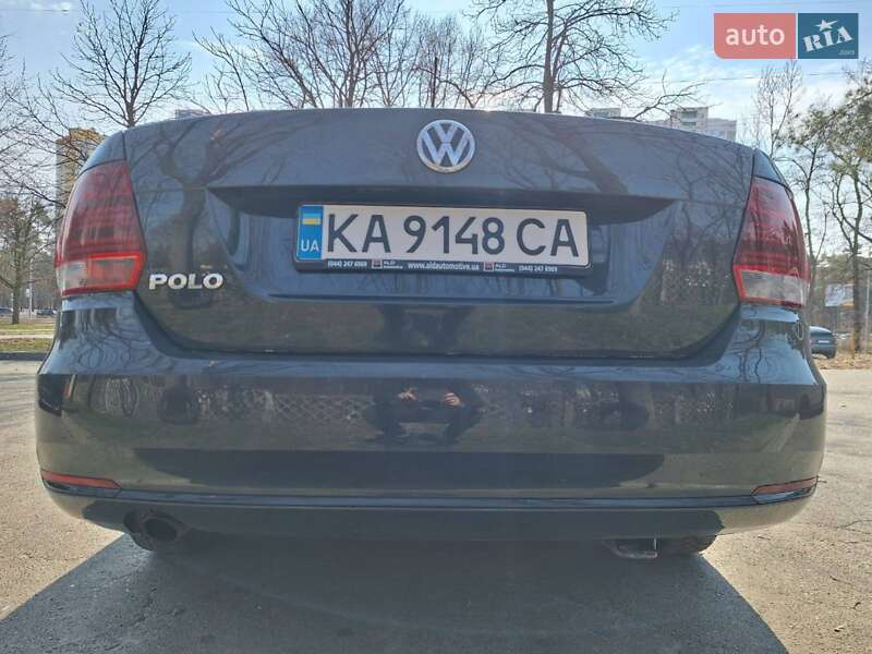 Седан Volkswagen Polo 2016 в Сарнах