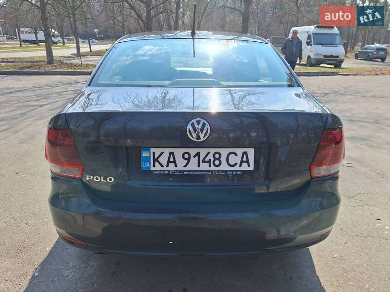Седан Volkswagen Polo 2016 в Сарнах