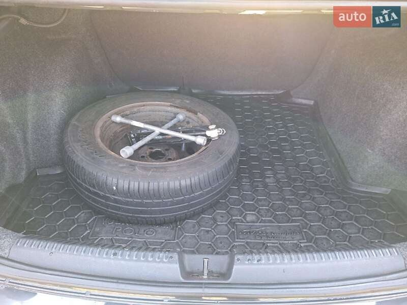 Седан Volkswagen Polo 2016 в Сарнах