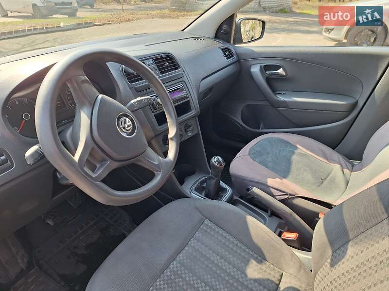 Седан Volkswagen Polo 2016 в Сарнах