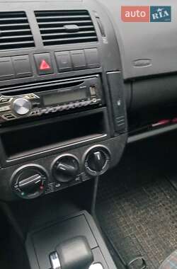 Хэтчбек Volkswagen Polo 2009 в Синельниково