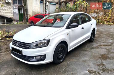 Седан Volkswagen Polo 2016 в Дніпрі