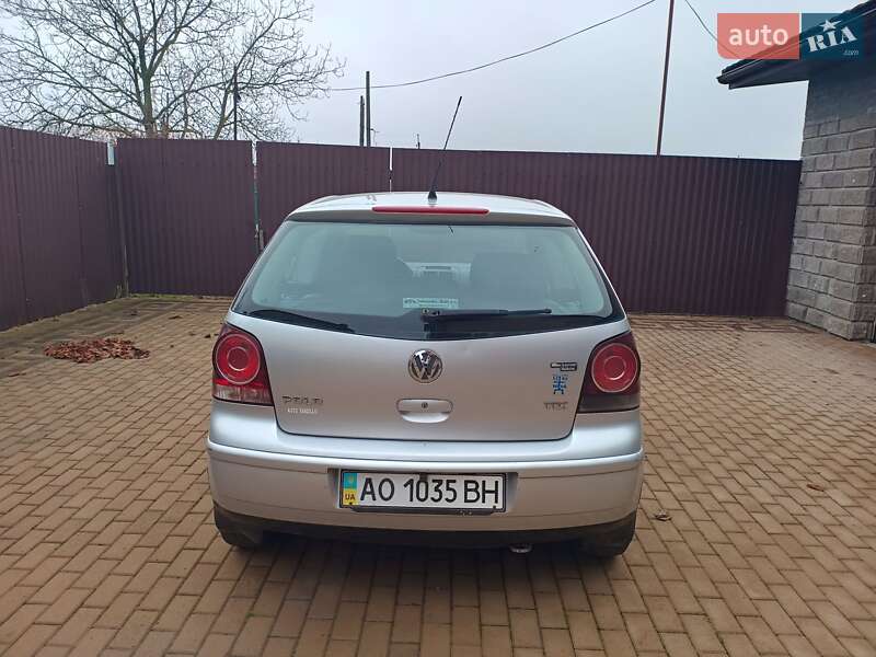 Хэтчбек Volkswagen Polo 2006 в Мукачево