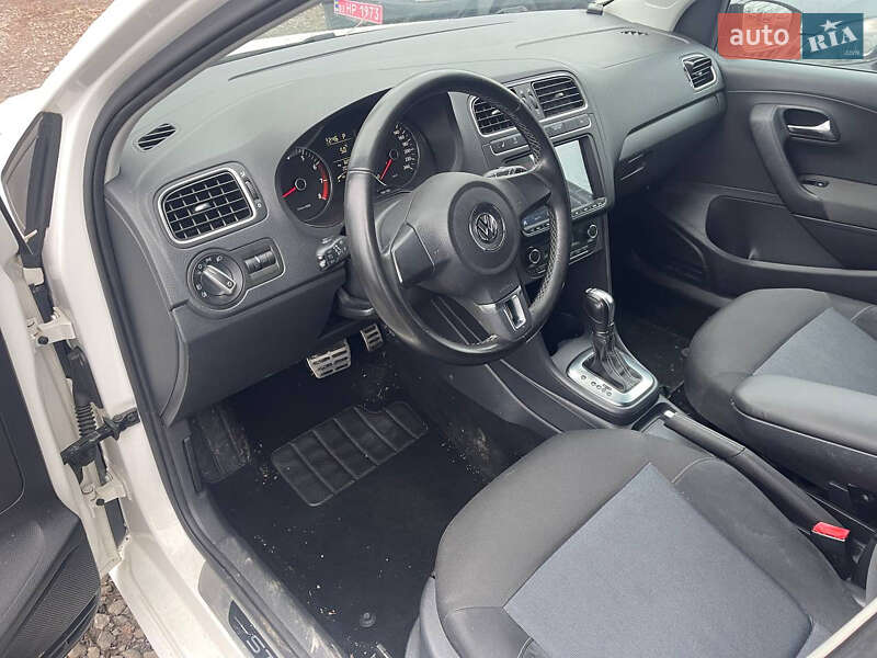 Хэтчбек Volkswagen Polo 2011 в Луцке фото 10 Хэтчбек Volkswagen Polo 2011 в Луцке